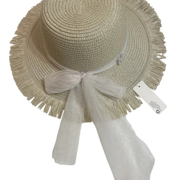Wide brim straw pearl sun hat - Picture 2 of 3